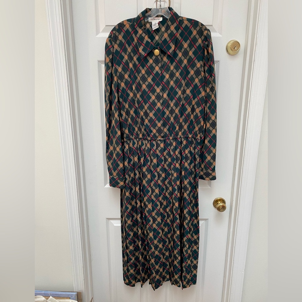 Talbots Plaid Long Sleeve w Pleats Dress - Green, Black, Tan - 18